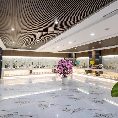 Отель Miracle Luxury Нячанг Экстерьер фото
