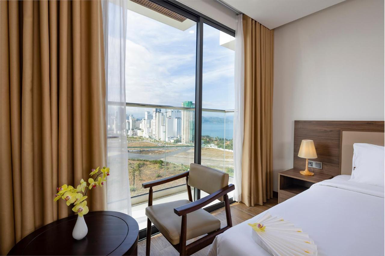 Отель Miracle Luxury Нячанг Экстерьер фото