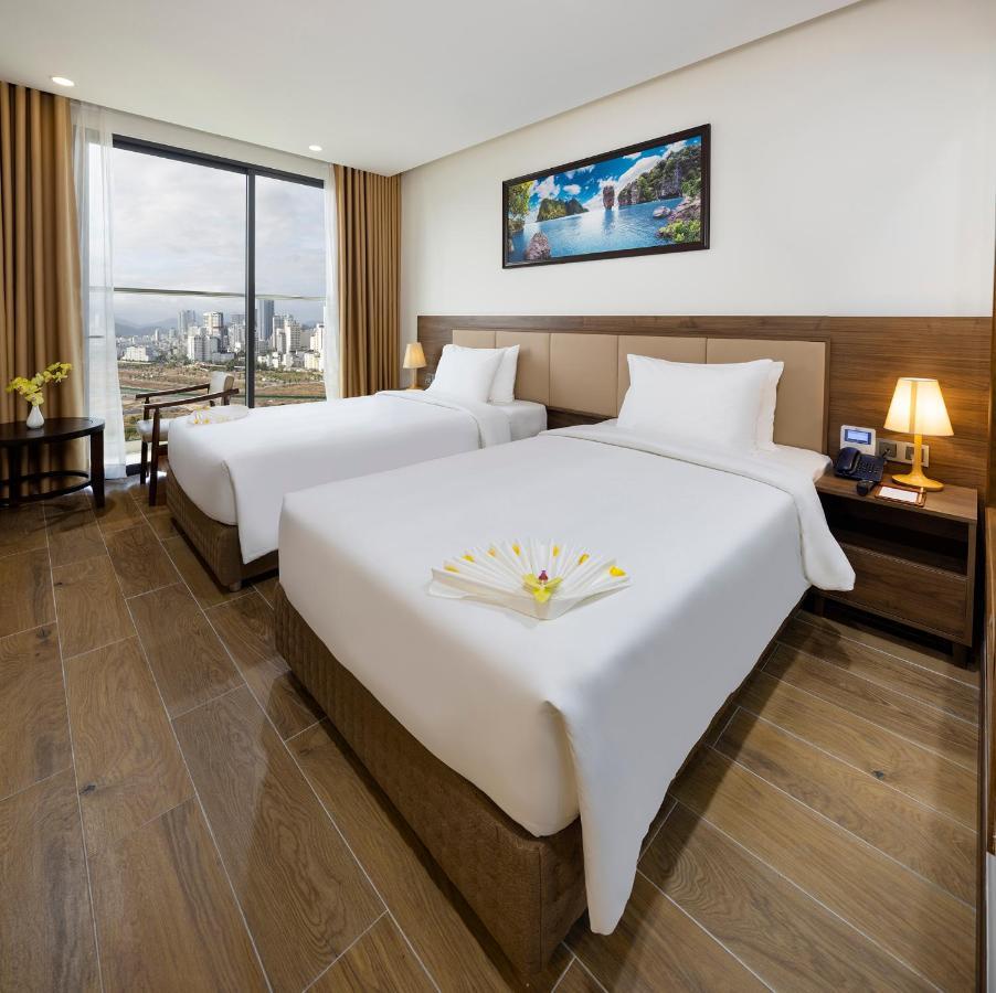 Отель Miracle Luxury Нячанг Экстерьер фото