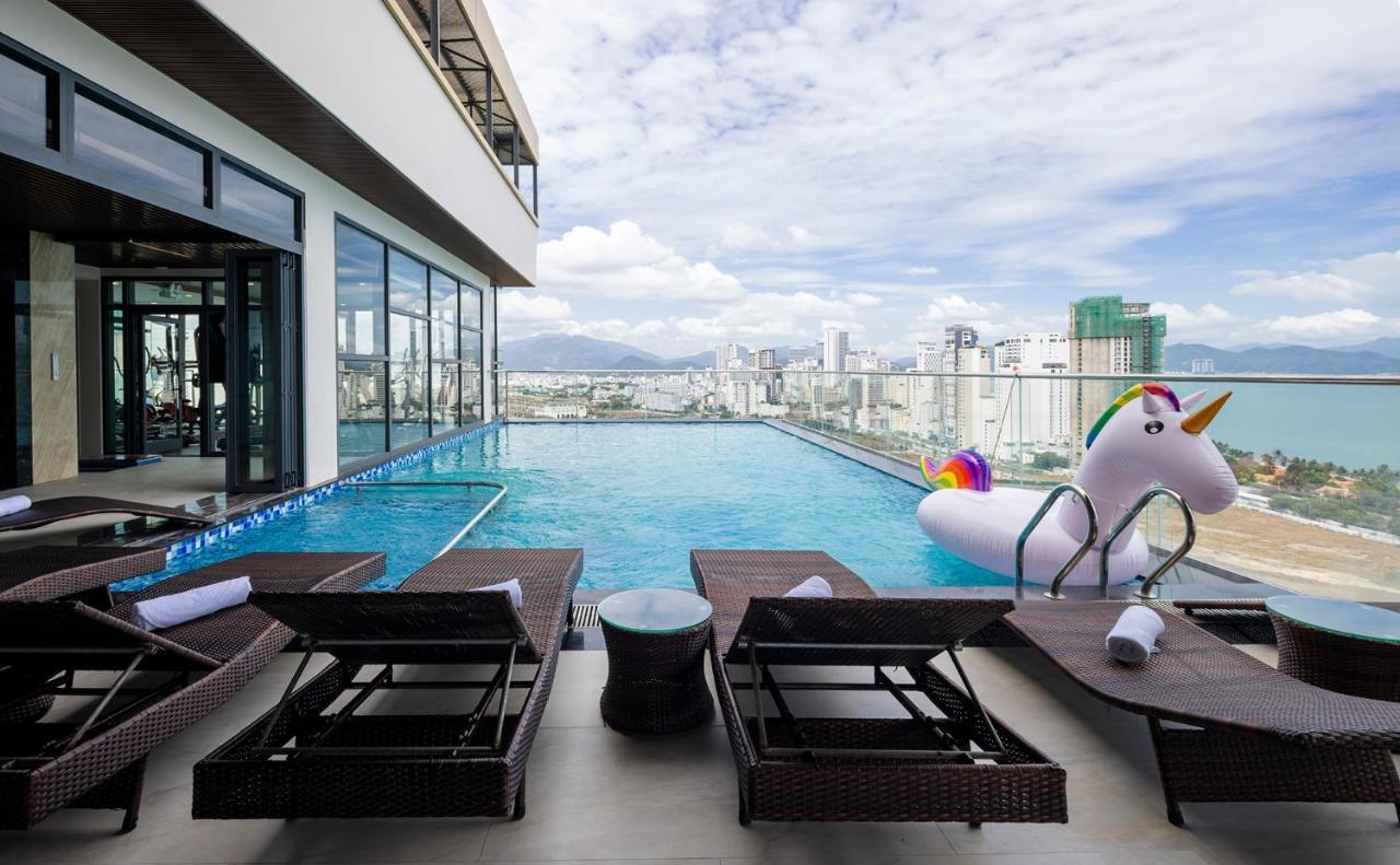 Отель Miracle Luxury Нячанг Экстерьер фото