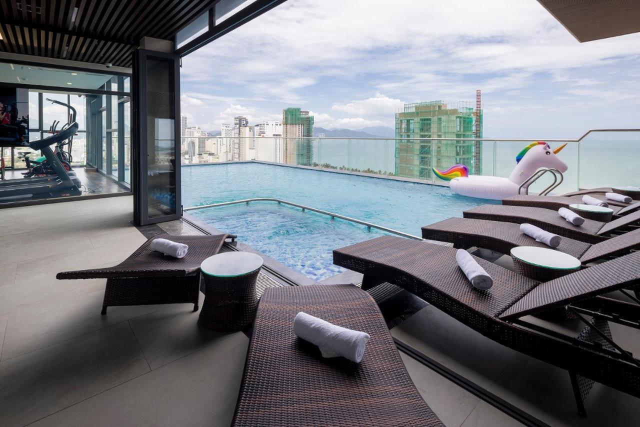 Отель Miracle Luxury Нячанг Экстерьер фото