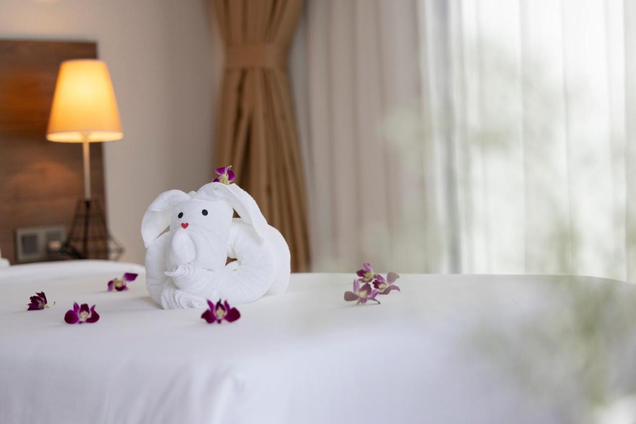 Отель Miracle Luxury Нячанг Экстерьер фото