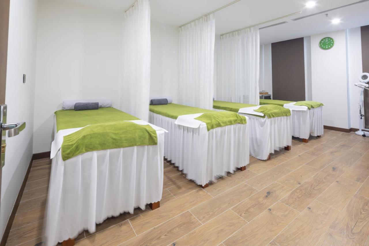 Отель Miracle Luxury Нячанг Экстерьер фото