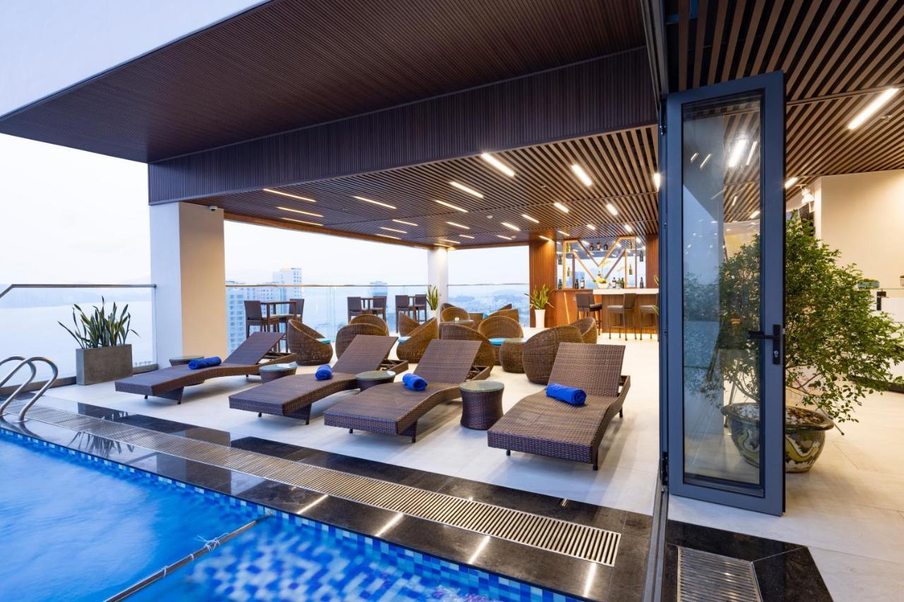 Отель Miracle Luxury Нячанг Экстерьер фото